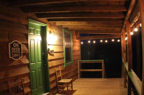 Oh Deer - Studio Wooded Twin Cabin, Hot Tub, TV & Wifi photo 61