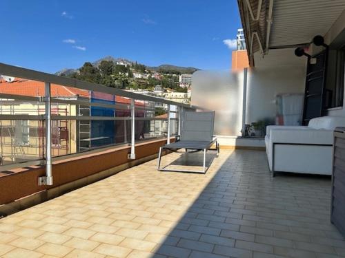 Apartment with sunny terrace air conditioning
