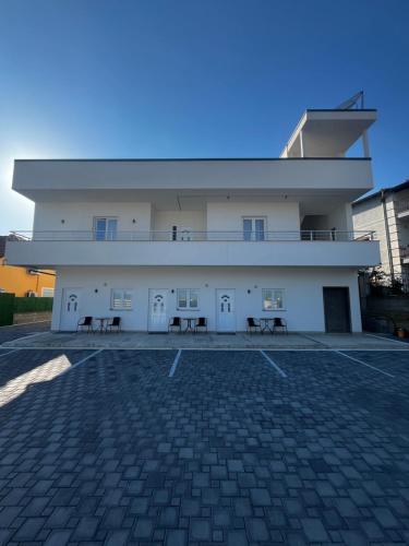 Sunlake Villa
