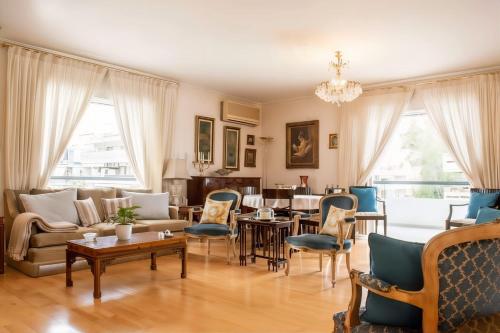Luxurious apt in the Athenian Riviera