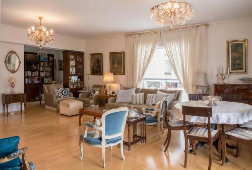 Luxurious apt in the Athenian Riviera