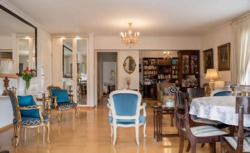 Luxurious apt in the Athenian Riviera