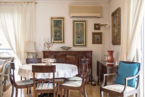 Luxurious apt in the Athenian Riviera
