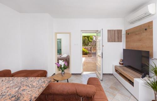 Cosy Apartment Near Lapad Beach Bay