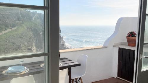 Azenhas do Mar Beach House