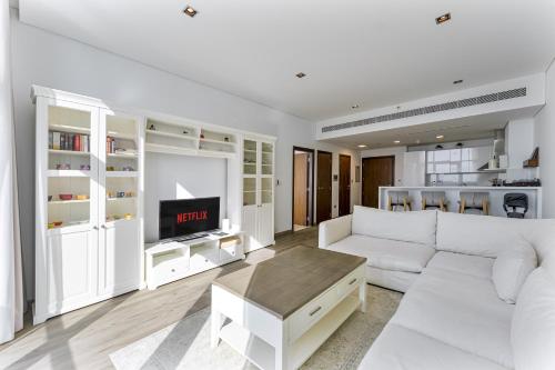 Chic 1-Bed Apartment in DIFC - 7 Mins Drive to Burj Khalifa