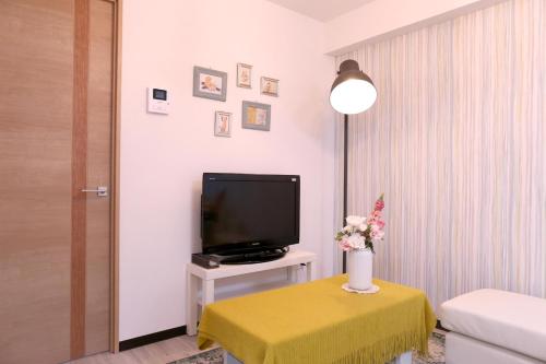 2 mins to Ikebukuro by train and Up to 6 Guests N103