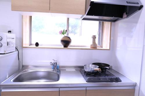 2 mins to Ikebukuro by train and Up to 6 Guests N103