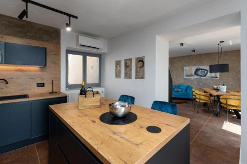 Casa Giuseppe /w Panoramic View - Happy Rentals
