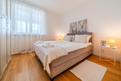 Meandar Zagreb Apt w/ Garage & Terrace - Happy Rentals