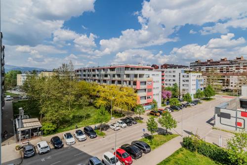 Meandar Zagreb Apt w/ Garage & Terrace - Happy Rentals