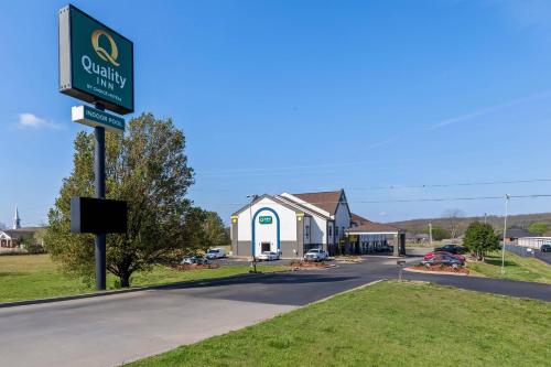 a street sign on the side of a road at Quality Inn Tahlequah South in Tahlequah