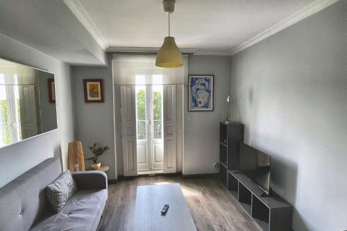 Estudio con balcón al Retiro