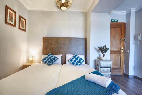 Estudio con balcón al Retiro