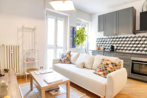 Bright Apartment in Sempione - Steps from Arco Della Pace
