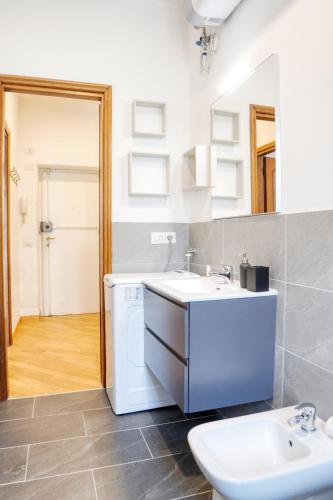 Bright Apartment in Sempione - Steps from Arco Della Pace