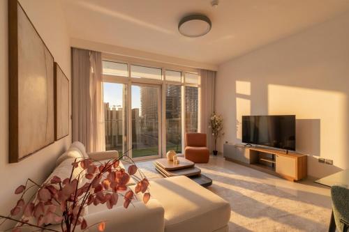 2 Bedroom Apartment in Sunrise Bay, Emaar Beachfront