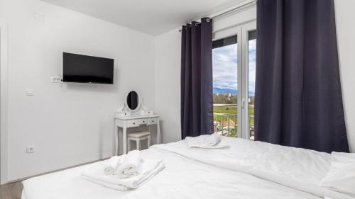 Villa Rab Paradise pool by Villas Guide, Lopar (precios actualizados en ...