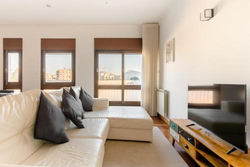 Central Porto 4BR apartment in Porto City center 2MIN METRO and WALK Aliados