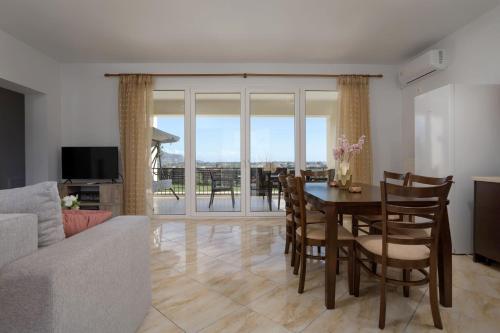 Altamira I 8 Guests with Veranda and Valley Views