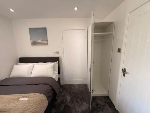 Luxury Rooms - Pick a Room - Free Parking & Kitchen Access, Near Etihad Stadium, The Coop Live & Piccadilly Station, Manchester photo 6