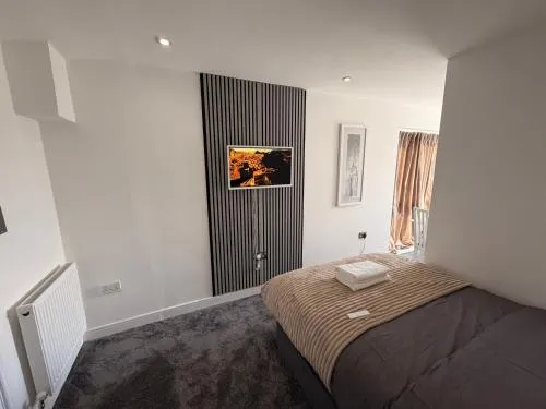 Luxury Rooms - Pick a Room - Free Parking & Kitchen Access, Near Etihad Stadium, The Coop Live & Piccadilly Station, Manchester photo 5