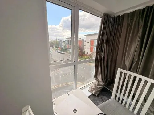 Luxury Rooms - Pick a Room - Free Parking & Kitchen Access, Near Etihad Stadium, The Coop Live & Piccadilly Station, Manchester photo 3