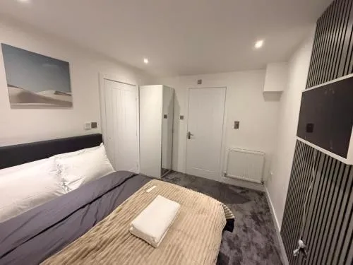 Luxury Rooms - Pick a Room - Free Parking & Kitchen Access, Near Etihad Stadium, The Coop Live & Piccadilly Station, Manchester photo 7