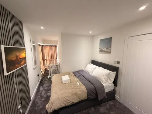 Luxury Rooms - Pick a Room - Free Parking & Kitchen Access, Near Etihad Stadium, The Coop Live & Piccadilly Station, Manchester photo 8