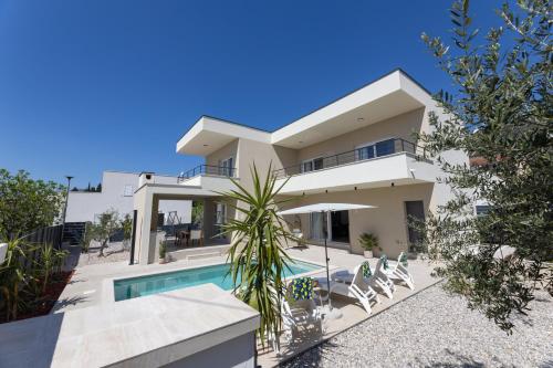 Villa Oblica