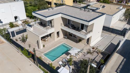 Villa Oblica