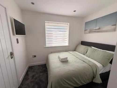 Luxury Rooms - Pick a Room - Free Parking & Kitchen Access, Near Etihad Stadium, The Coop Live & Piccadilly Station, Manchester photo 12