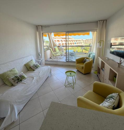 Appartement lumineux avec terrasse, vue port, Port-Camargue