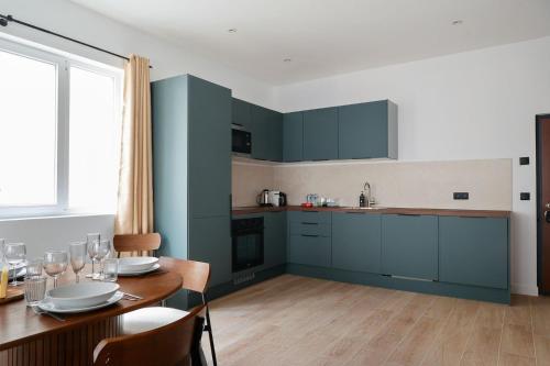 TheBlueStay 265 - Stunning AC Apartment