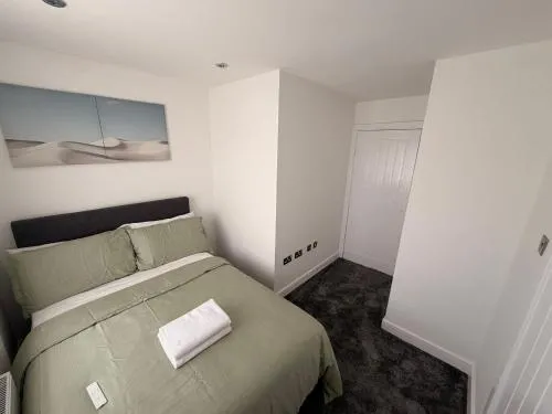 Luxury Rooms - Pick a Room - Free Parking & Kitchen Access, Near Etihad Stadium, The Coop Live & Piccadilly Station, Manchester photo 18