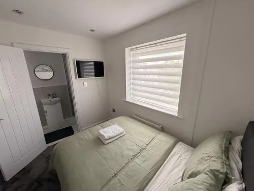Luxury Rooms - Pick a Room - Free Parking & Kitchen Access, Near Etihad Stadium, The Coop Live & Piccadilly Station, Manchester photo 16