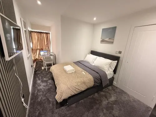 Luxury Rooms - Pick a Room - Free Parking & Kitchen Access, Near Etihad Stadium, The Coop Live & Piccadilly Station, Manchester photo 11