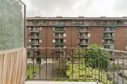 GuestHost - Comfy Studio X3 Famagosta M2