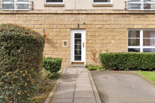Spacious 4BR City Centre Apartment w/ Free Parking photo 34