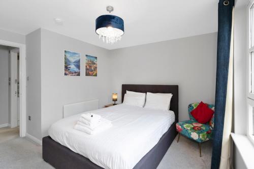 Spacious 4BR City Centre Apartment w/ Free Parking photo 8