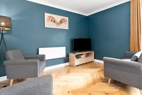 Spacious 4BR City Centre Apartment w/ Free Parking photo 28