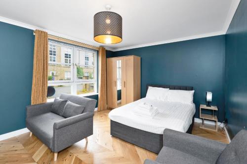 Spacious 4BR City Centre Apartment w/ Free Parking photo 27