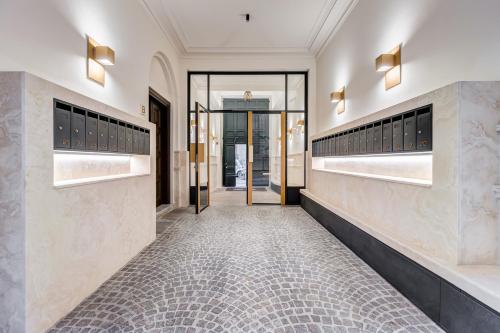 luxury via del Corso
