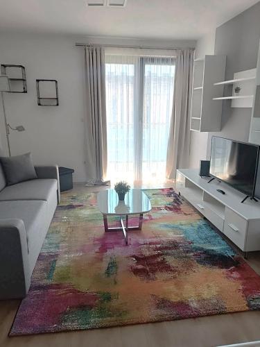 Urban Garden Apartment
