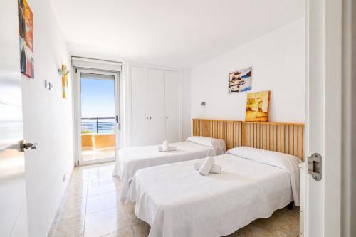 Apartamento en Primera Línea con Vistas y Piscina