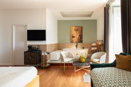 MareLuna Rooms