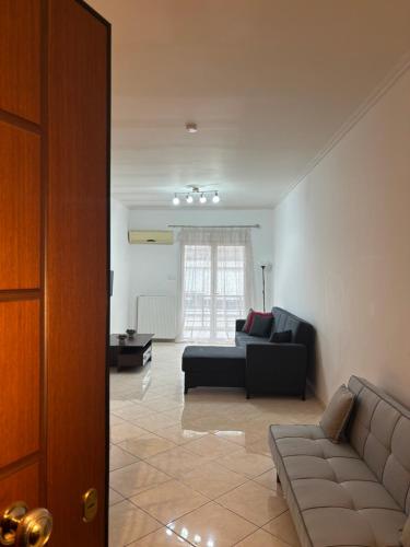 Apartment between the Acropolis and the beach