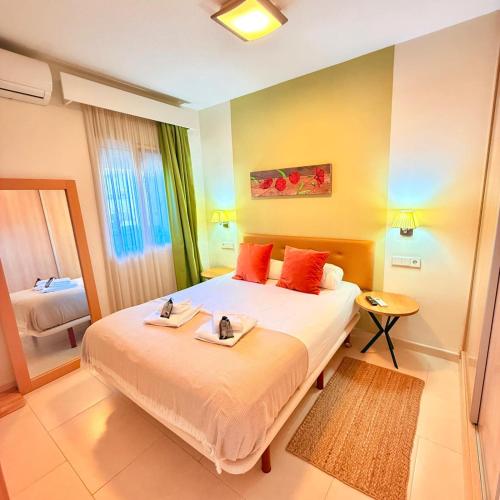 Charming Apartment in Benalbeach
