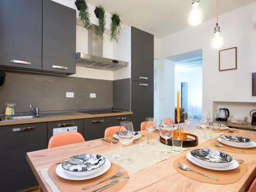 I-Host Ornato - Spacious 2BR Apt for 10 Guests with 3 Bathrooms
