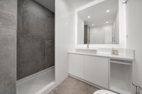 Central Vilamoura Modern 3-Bedroom Apartment